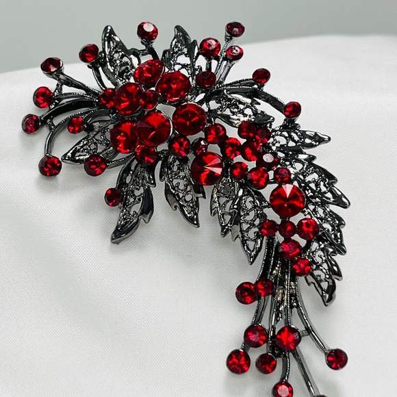 Vintage Ravoli Red Rhinestone Brooch.  3.5” - Picture 8 of 12